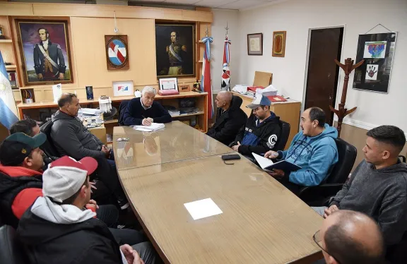 Concepción del Uruguay: Lauritto recibió a trabajadores de Tres Arroyos tras el cierre de la planta - imagen de origen