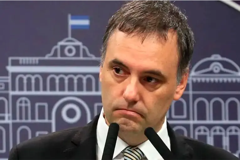 Confirmaron que Manuel Adorni gastó 139 millones de pesos con tarjetas de crédito durante su gestión - imagen de origen