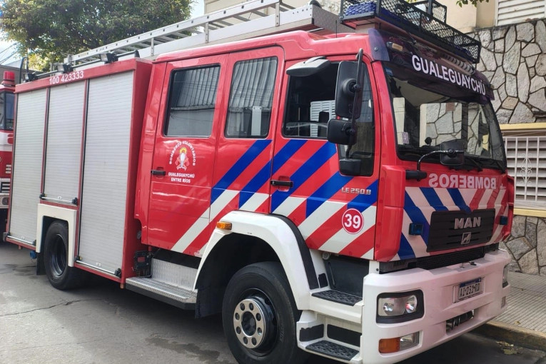 Bomberos de Gualeguaychú incorpora dos móviles para fortalecer el servicio - imagen de origen