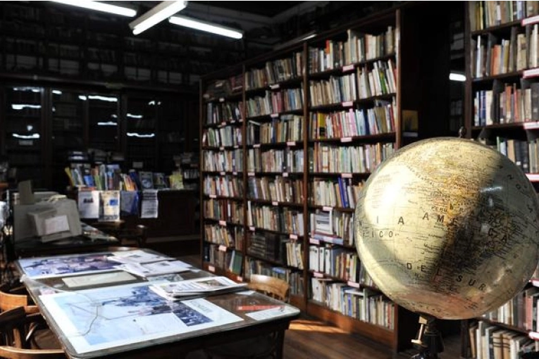 La Biblioteca Sarmiento celebrará el Día del Periodista con una charla-debate sobre la historia del periodismo local - imagen de origen