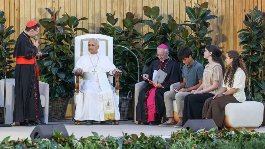 El papa León XIV congregó a más de 500.000 jóvenes en la Plaza de Lima en España | Análisis - imagen de origen