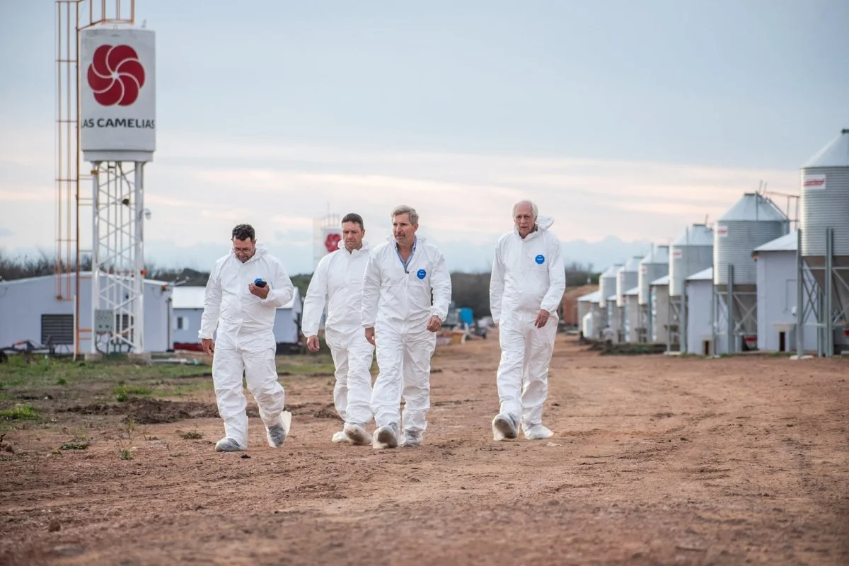 Frigerio recorrió la planta avícola de Las Camelias en Villaguay - imagen de origen