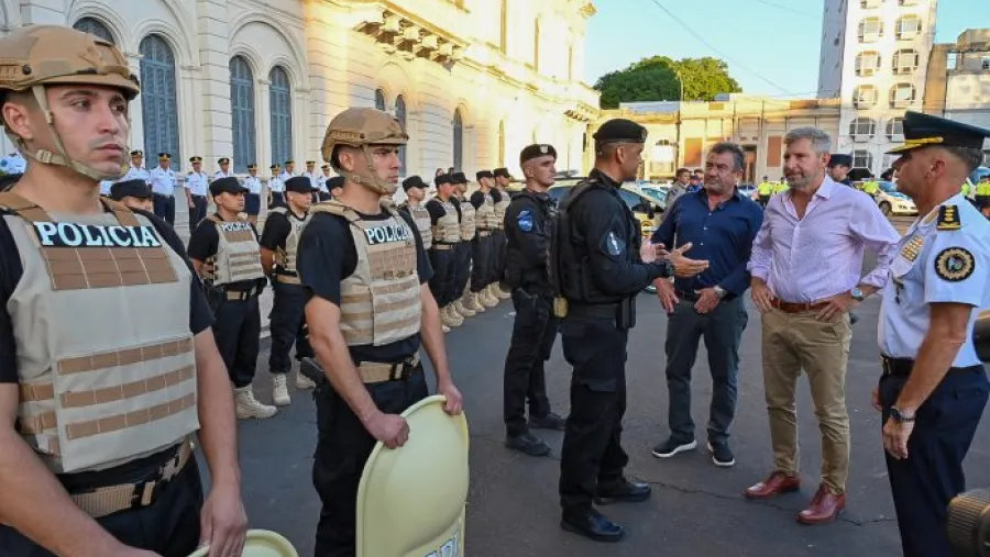 Tras la denuncia, el gobierno modificó el sistema y los policías podrán hacer adicionales solo en días franco | Análisis - imagen de origen