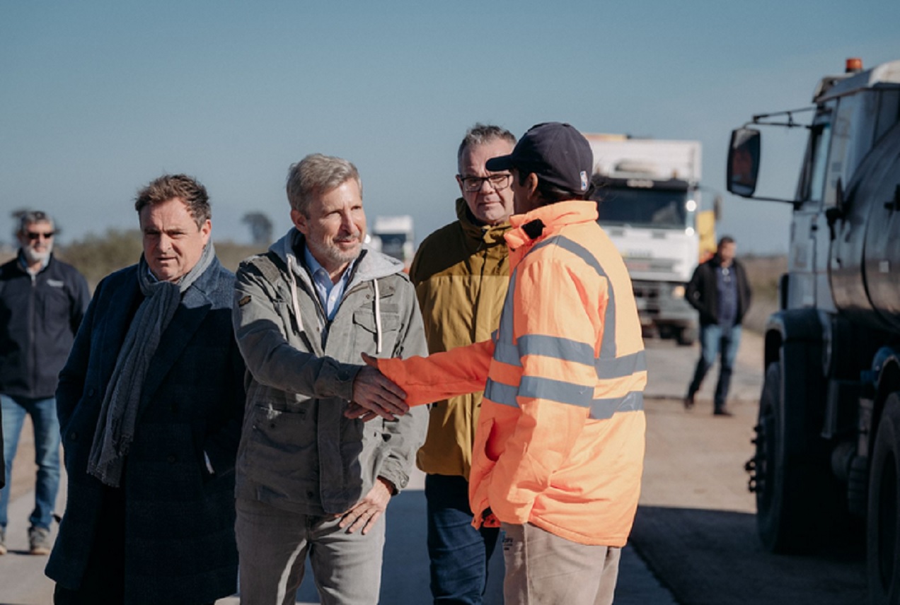 Frigerio recorrió obras de infraestructura y viviendas en Villa Paranacito e Ibicuy - imagen de origen