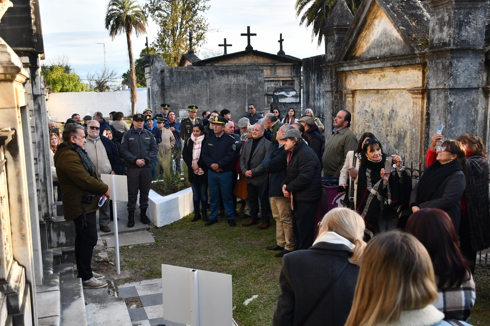 Concordia puso en valor el cementerio “De los Fundadores” y se inauguró el museo a cielo abierto - 7PAGINAS - imagen de origen