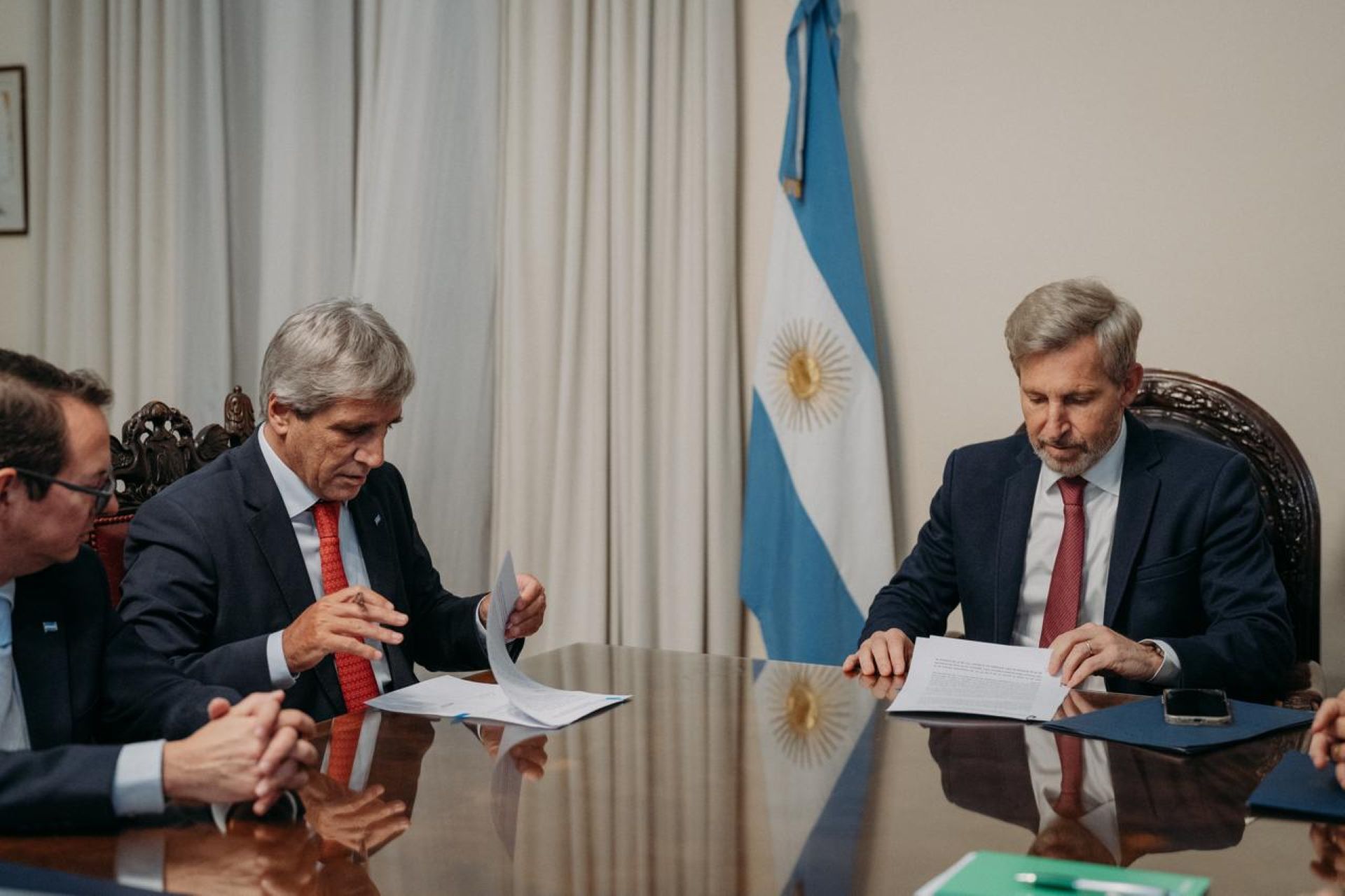 Frigerio firmó un convenio con Nación que reconoce deudas a favor de Entre Ríos y transfiere inmuebles - imagen de origen