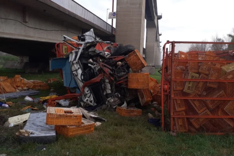 Grave accidente en el puente Zárate: un camionero de Concepción del Uruguay permanece interado en grave estado - imagen de origen