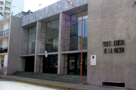 Anulan por ilegal la requisa de un auto en el que cuatro días después de su secuestro por anomalías documentales, se halló cocaína - imagen de origen