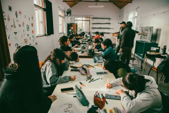 Alumnos, docentes y el área audiovisual del Gobierno comenzaron a transitar el camino al próximo Ficer - imagen de origen