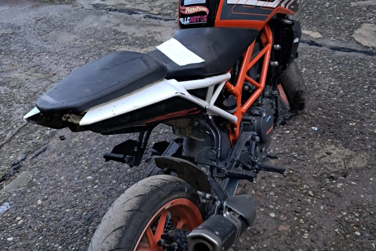 Una moto retenida en un operativo tenía adulteración de motor y cuadro - imagen de origen