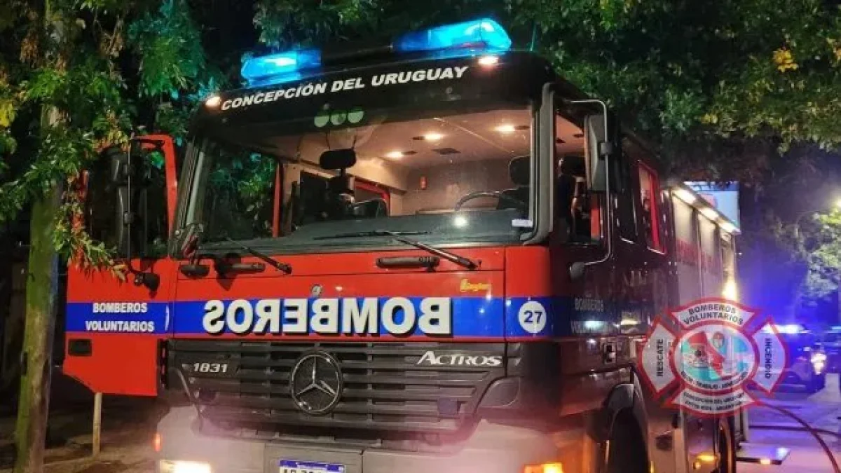 Concepción del Uruguay: incendio de una moto en barrio Zapata - imagen de origen