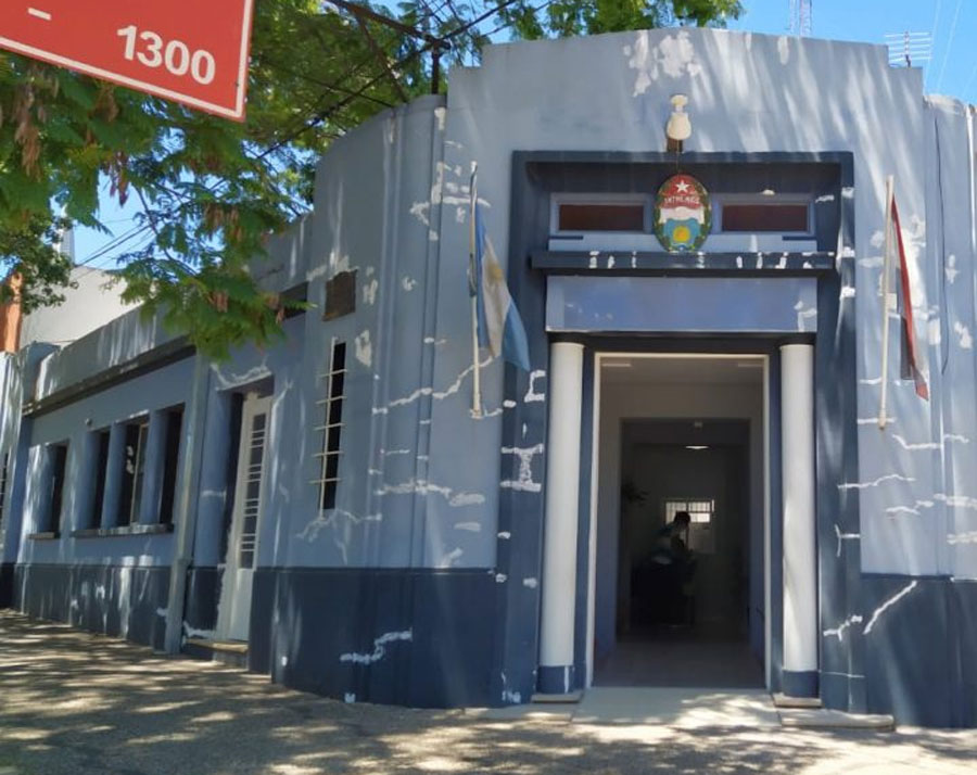 Villa Elisa: allanaron una vivienda y detuvieron a un joven vinculado a tres asaltos comerciales - imagen de origen