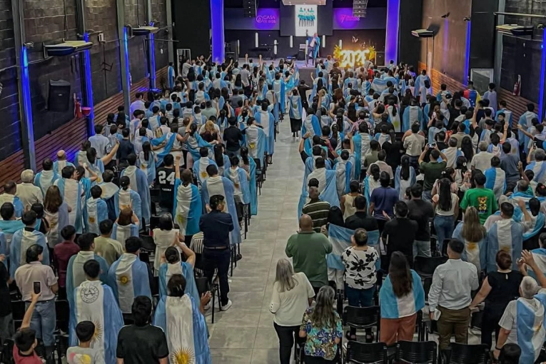 Los ángeles del puente: la solidaridad que salva vidas en los momentos más difíciles - imagen de origen