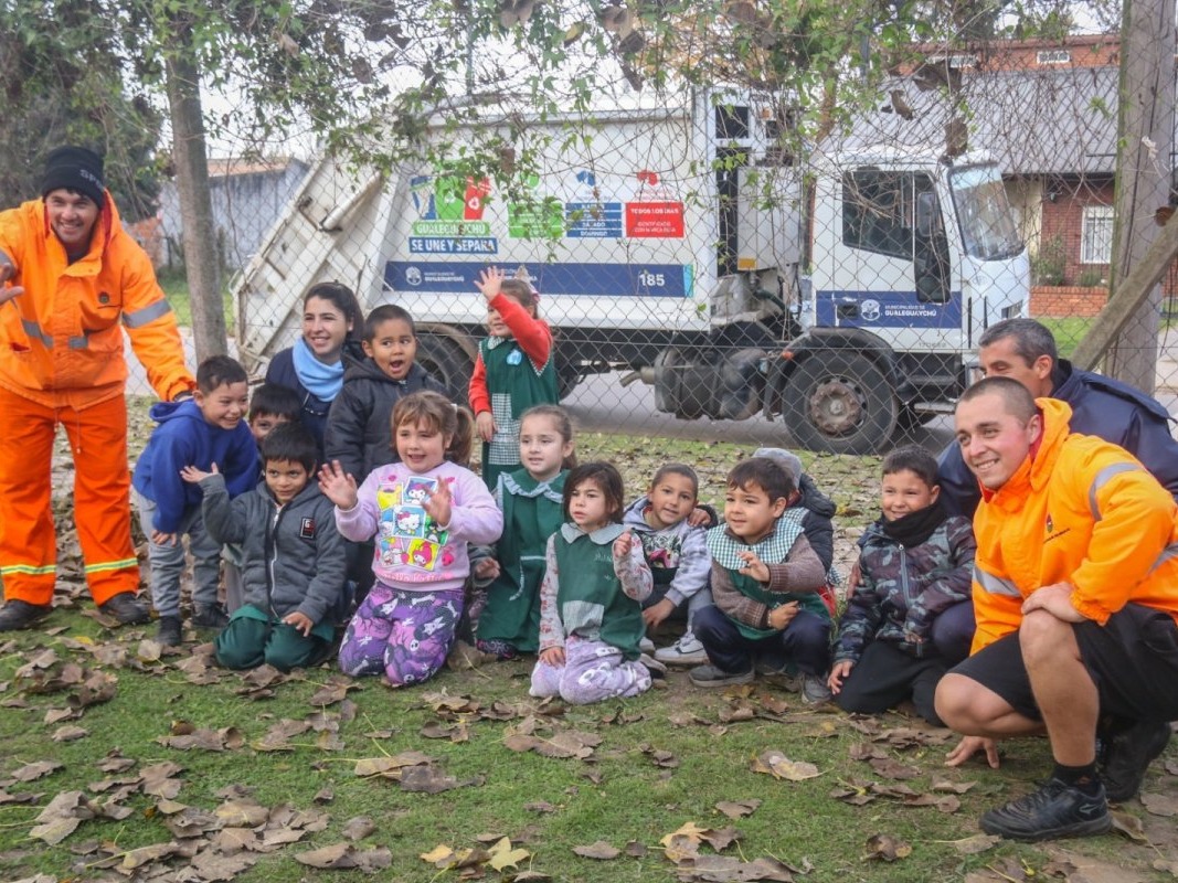 La tierna historia de los niños de jardín que querían conocer a los recolectores de Higiene Urbana - imagen de origen