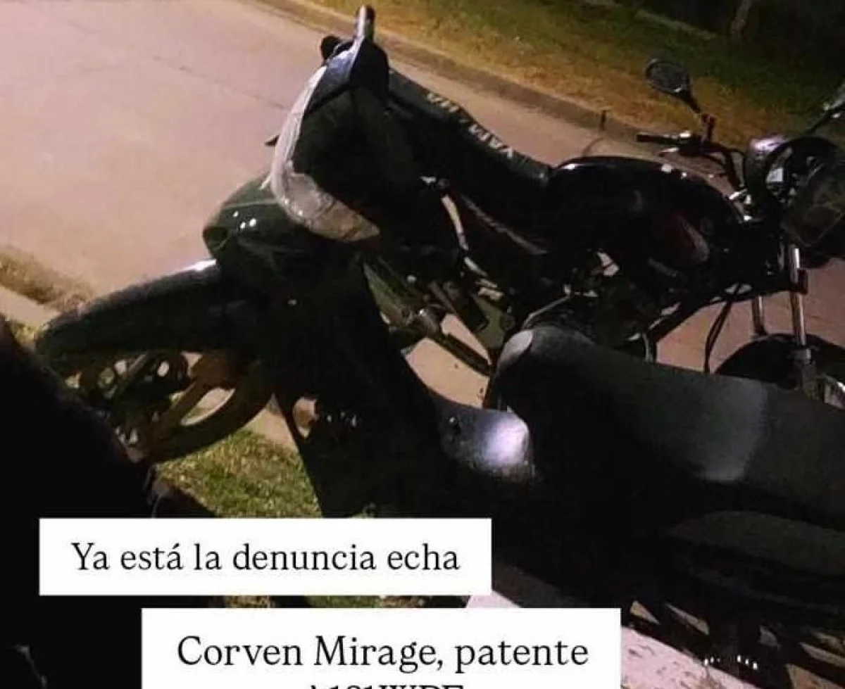 Robaron una moto en una distribuidora y piden ayuda para recuperarla - imagen de origen
