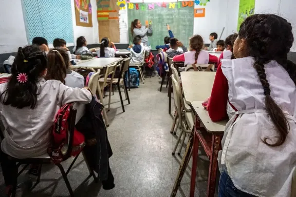 Proponen ampliar las horas de clase en escuelas públicas - imagen de origen