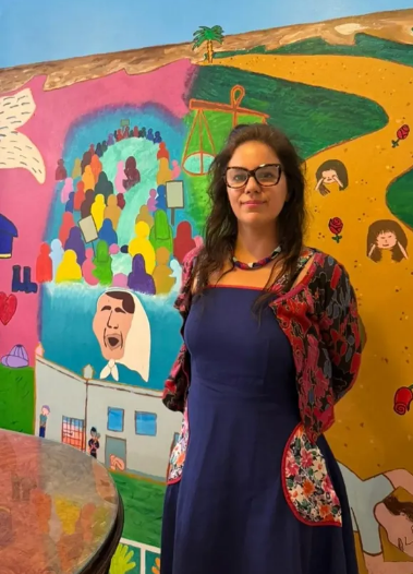 La reconocida poeta Elvira Sastre recitó el poema de una autora de la ciudad en un stream español - imagen de origen