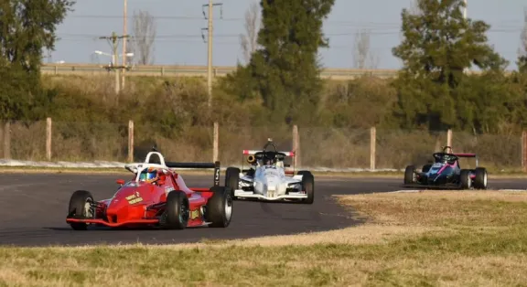 Luego de casi dos años de ausencia, regresa al autódromo la Fórmula 3 Entrerriana - imagen de origen