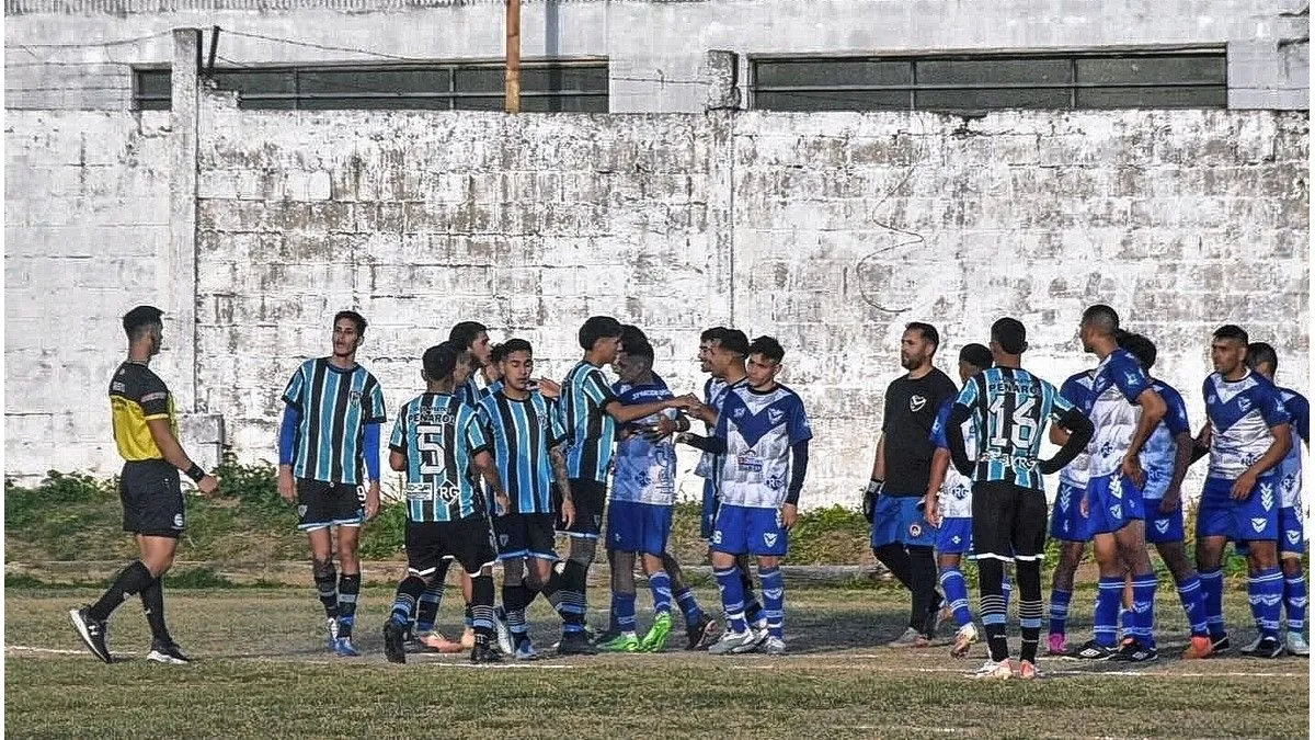 Liga Paranaense: el clásico entre Peñarol y Sportivo Urquiza se lleva todas las miradas - imagen de origen