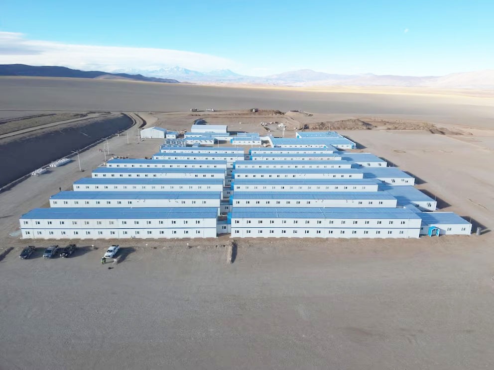 Polémica por un megaproyecto minero que importará una ciudad para 5.000 trabajadores directamente de China - imagen de origen