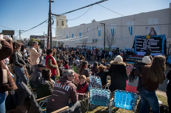 El Municipio de Paraná inauguró la remodelación de plaza Primera Junta con actividades para los vecinos - imagen de origen