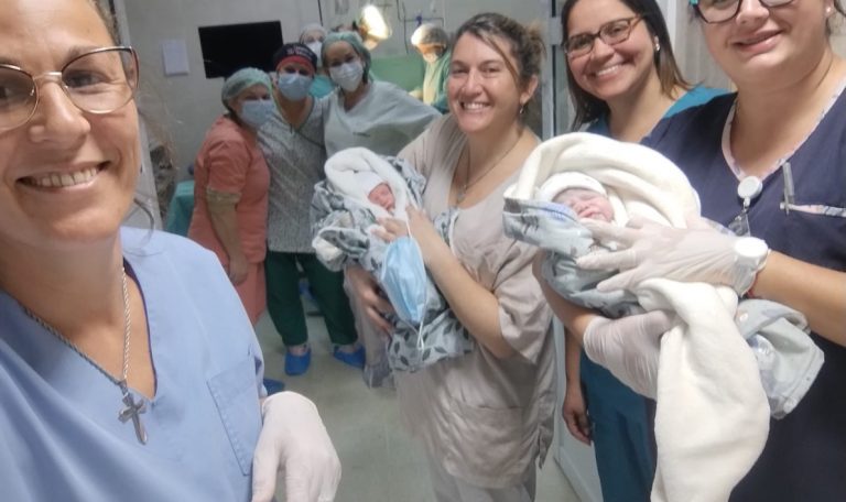Nacieron mellizas en el hospital Santa Rosa: ¡Bienvenidas Amanda y Amelia! - imagen de origen