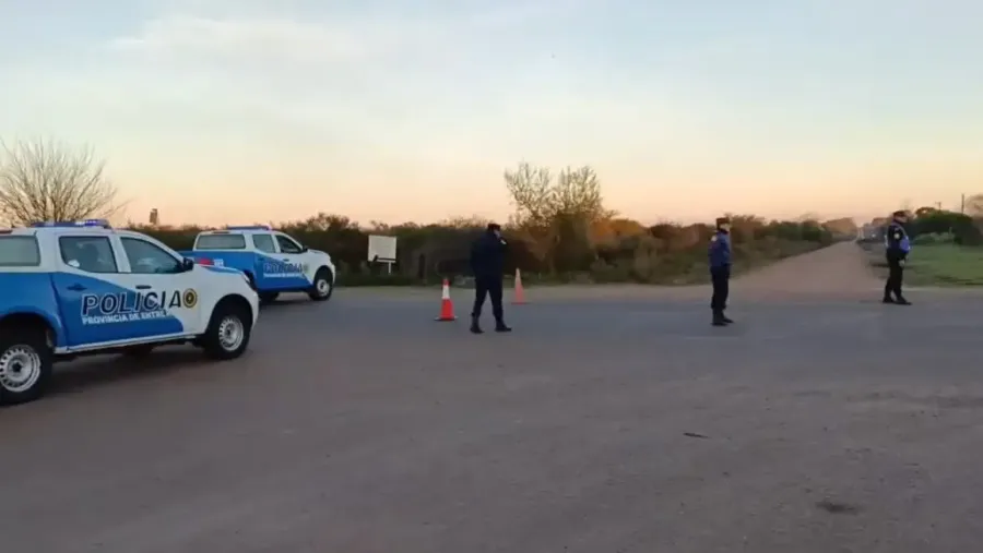 Un policía falleció tras chocar en su moto contra un caballo | Análisis - imagen de origen