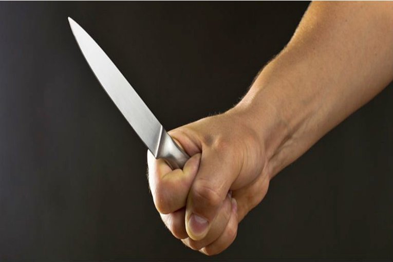 Alcoholizado hirió a un comisario con un cuchillo y terminó internado - imagen de origen