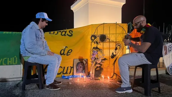 "Sus letras van a seguir siempre acá, en el corazón”: el último adiós al Indio en los Obeliscos de la Costanera - imagen de origen