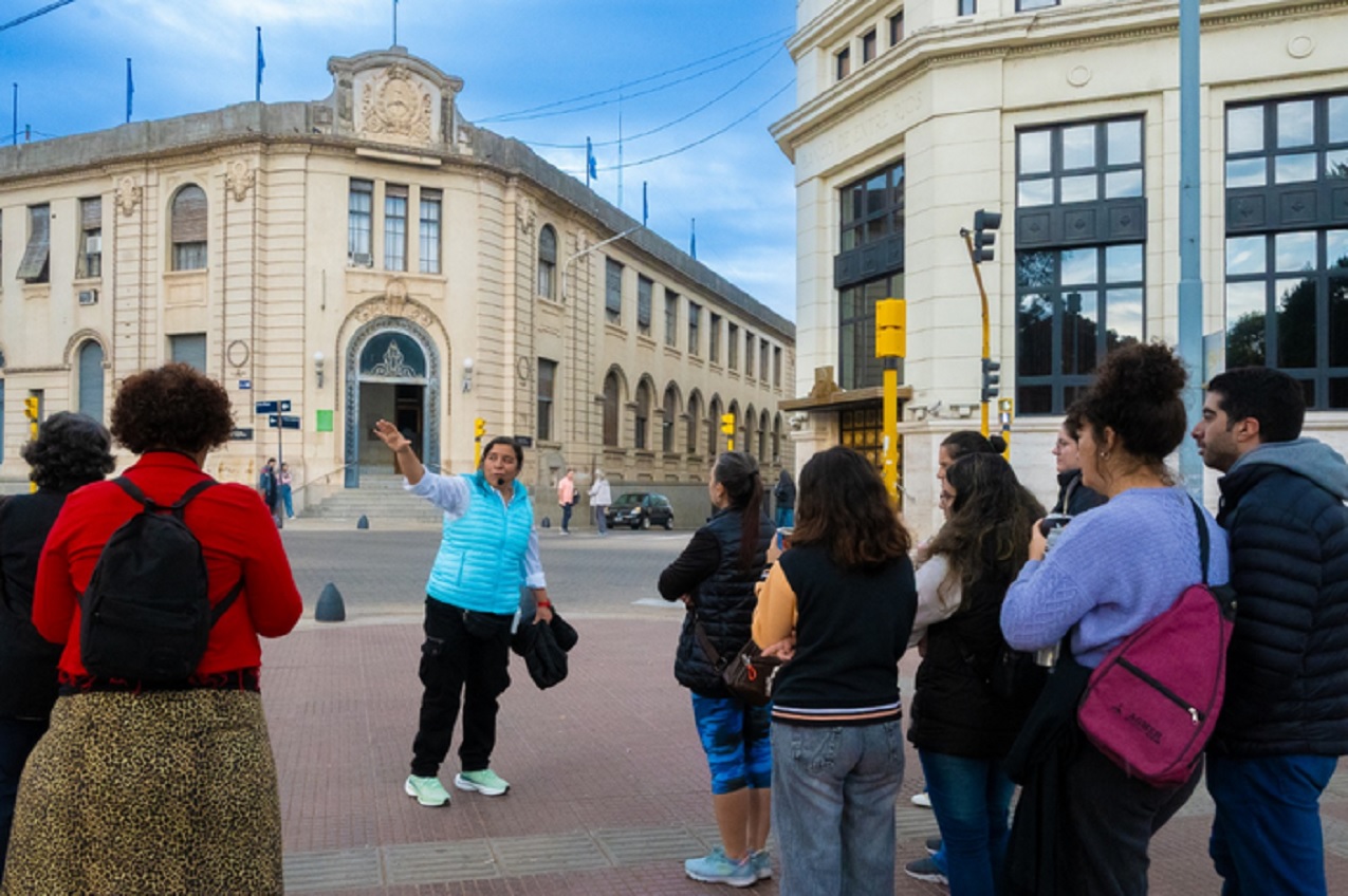 El Centro Histórico de Paraná fue el eje de un nuevo recorrido por lugares emblemáticos de la ciudad - imagen de origen