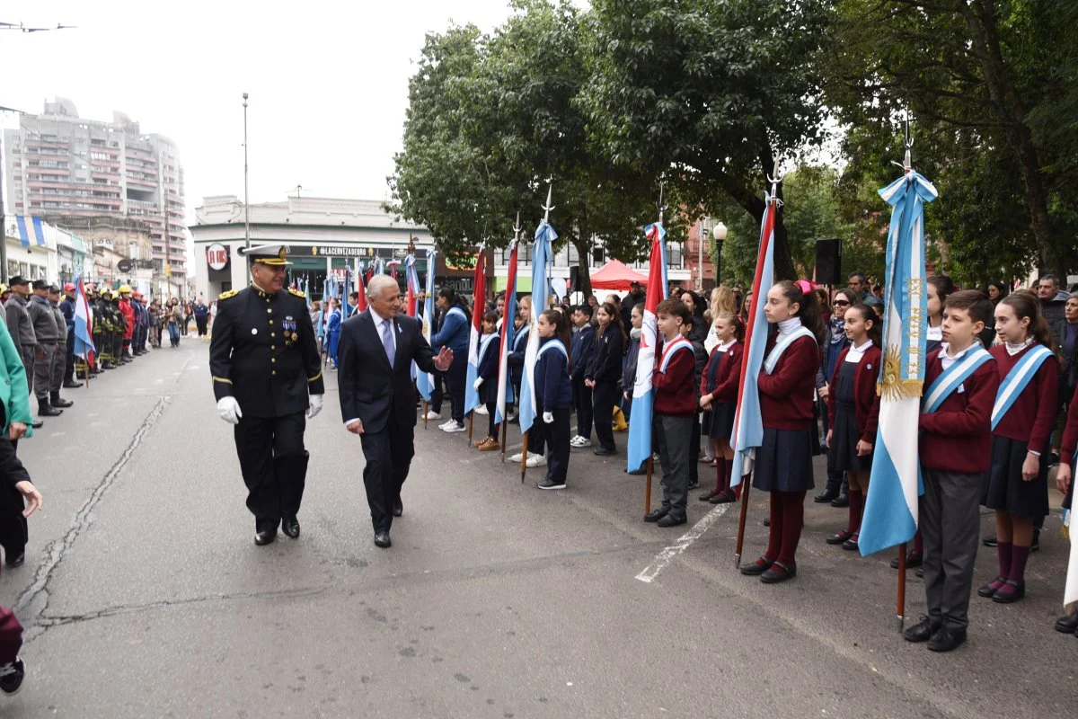 Concepción del Uruguay celebrará el 216° aniversario de la Revolución de Mayo con acto oficial y música en Plaza Ramírez - imagen de origen