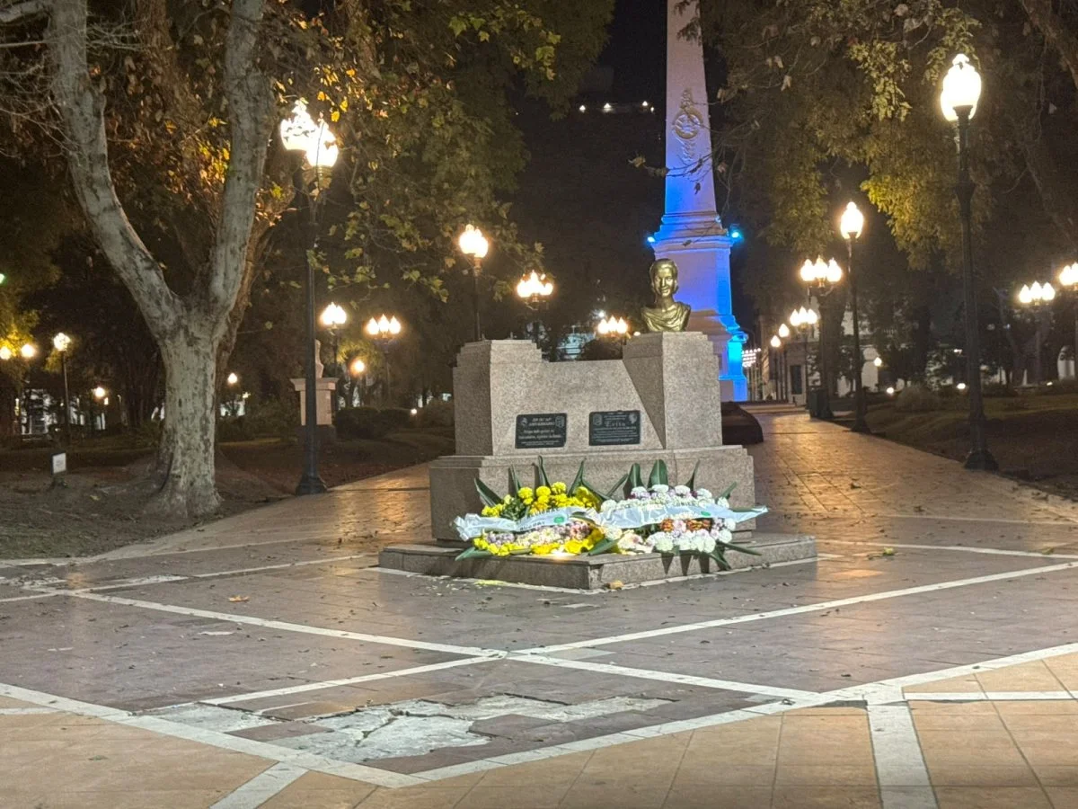 Detuvieron a dos jóvenes por el vandalismo al busto de Juan Domingo Perón, pero recuperaron la libertad - imagen de origen