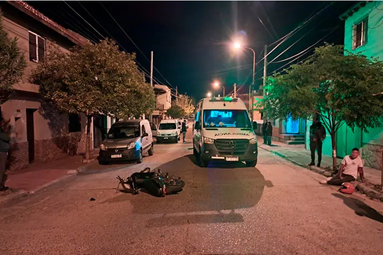 Detuvieron a motociclista tras choque que dejó gravemente herida a una mujer - imagen de origen