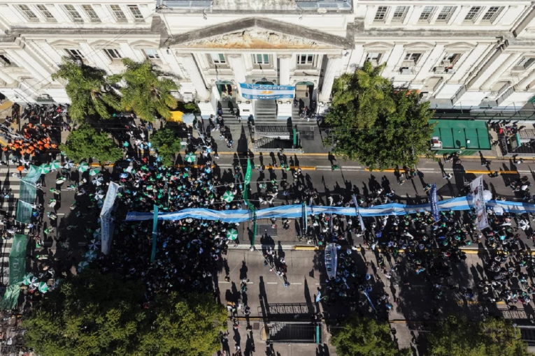 La Corte Suprema dejó firme la medida cautelar que obliga al Gobierno a aplicar dos artículos de Ley de Financiamiento Universitario - imagen de origen