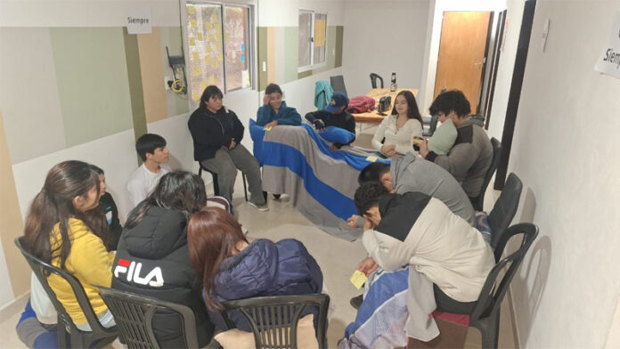 Estudiantes de la Escuela Nº 17 visitaron el Centro de Escucha Adolescente - imagen de origen