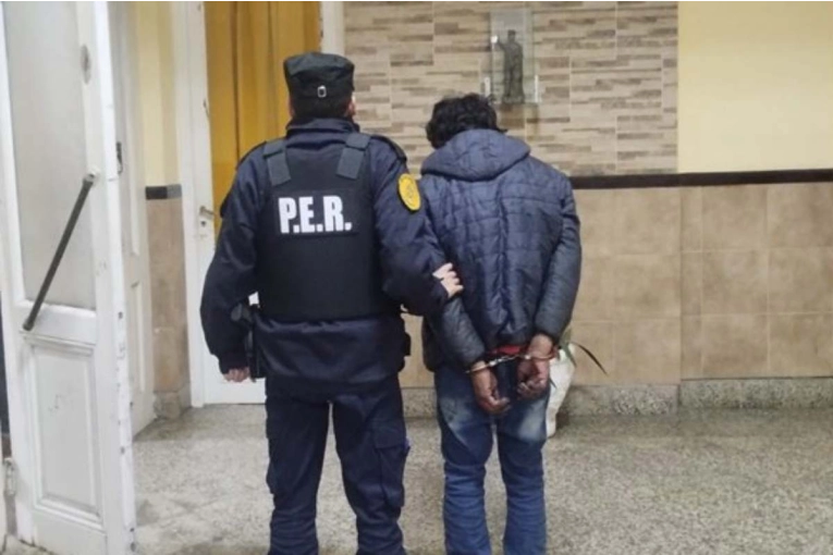 La policía detuvo a los presuntos autores de los robos de medidores a vecinos de Concordia - imagen de origen