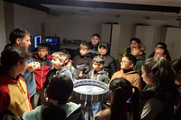 Delegaciones escolares visitaron la Cinemateca de Entre Ríos - imagen de origen