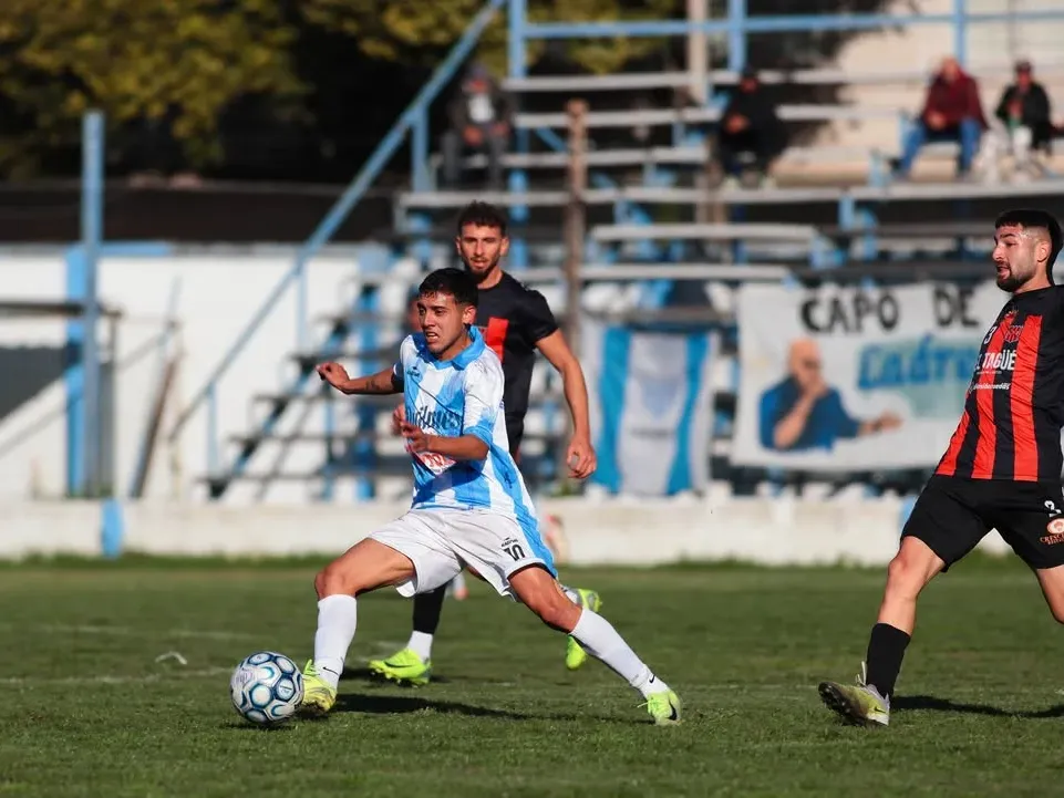 Juventud Unida obtuvo su décima victoria consecutiva con una goleada en el clásico - imagen de origen