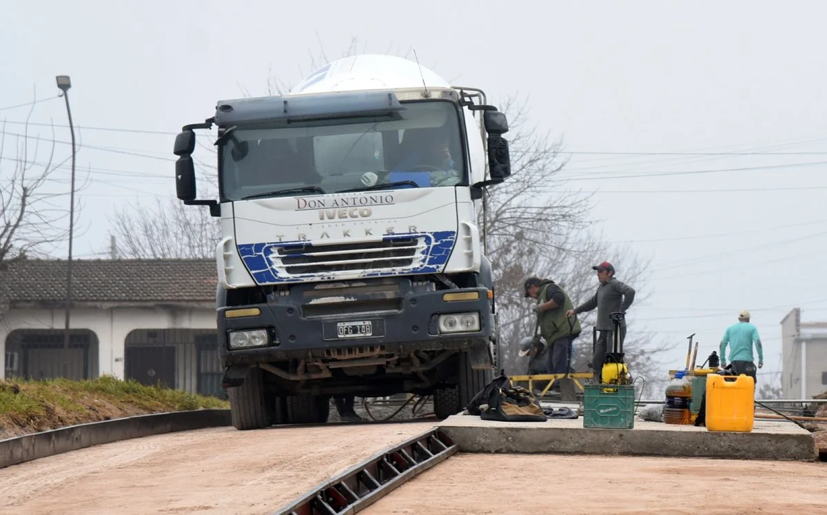 Finalizan tramos de cloacas previo a la pavimentación en B° La Rural - imagen de origen