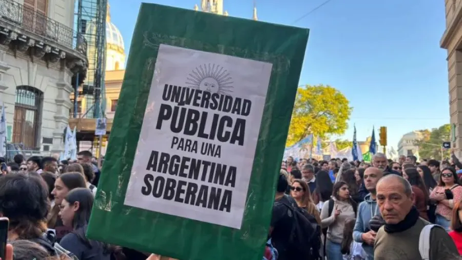 El Gobierno ofreció 24% de aumento salarial a Universidades: rectores sostendrán la demanda en la Corte | Análisis - imagen de origen