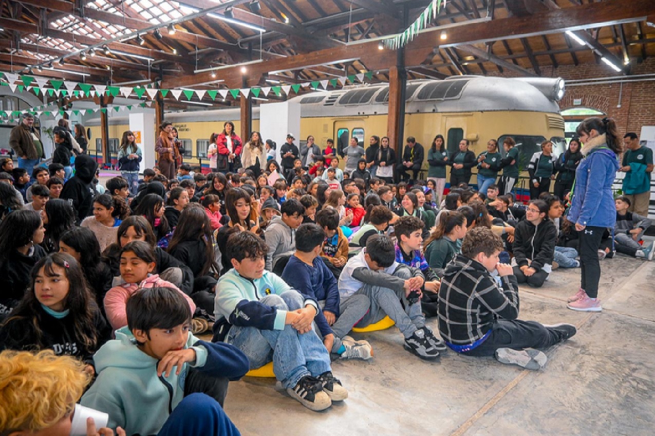 El Programa Generar Infancias impulsó una actividad cultural para alumnos de escuelas - imagen de origen