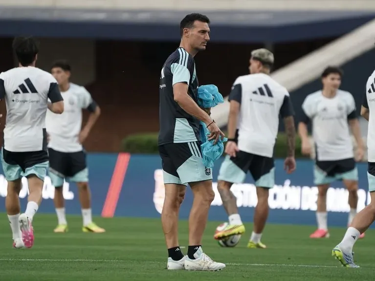 La Selección Argentina cierra la fase de grupos ante Jordania con Messi en el banco - imagen de origen