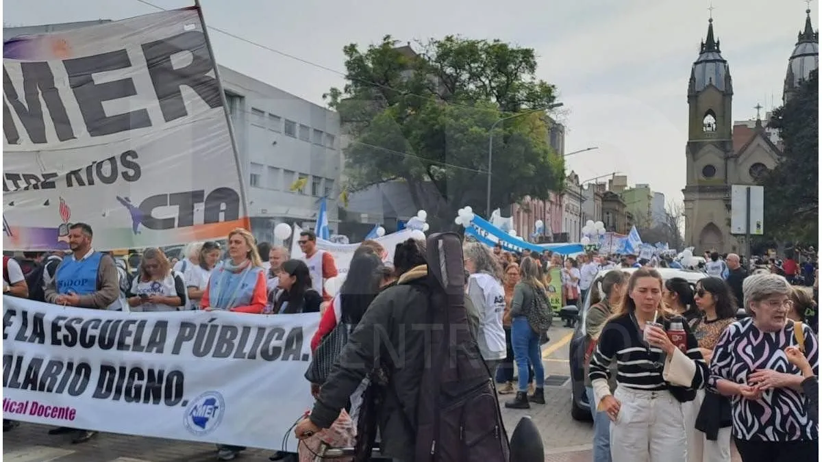 A 38 años de la “Marcha Blanca”: conmemoran en el país el Día del Trabajador de la Educación - imagen de origen