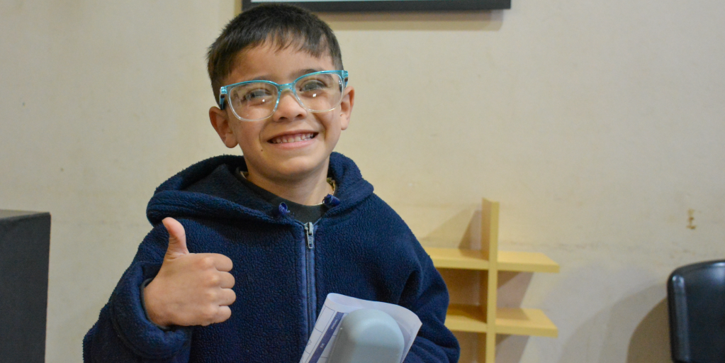 Salud visual en las infancias: se entregaron más de 1.000 anteojos gratuitos en Concordia con el programa "Ver para Ser Libres" - 7PAGINAS - imagen de origen