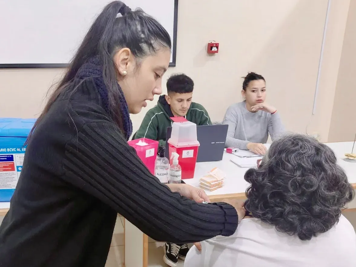 Jornada de vacunación gratuita para personas mayores de 60 años - imagen de origen