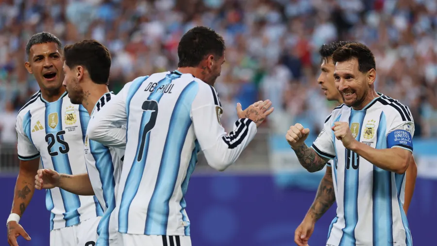 Con un triplete, Lionel Messi le dio la victoria a la Argentina frente a Argelia y agrandó su leyenda | Análisis - imagen de origen