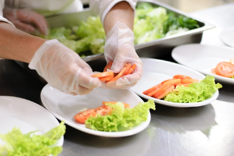 Casi 60 alumnos se formaron en manipulación de alimentos - imagen de origen