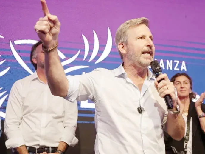 Frigerio pidió al PRO y a La Libertad Avanza confluir en una oferta electoral común para 2027 - imagen de origen