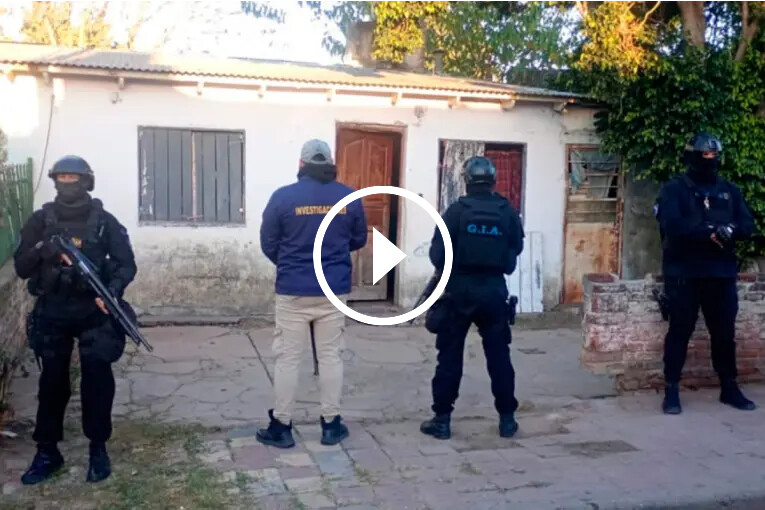 Allanamientos en Macarone: secuestran motos y cocaína en Paraná - Informe Digital - imagen de origen