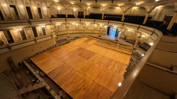 El Teatro Gualeguaychú se renueva: los detalles de la obra en el piso de la sala mayor - imagen de origen
